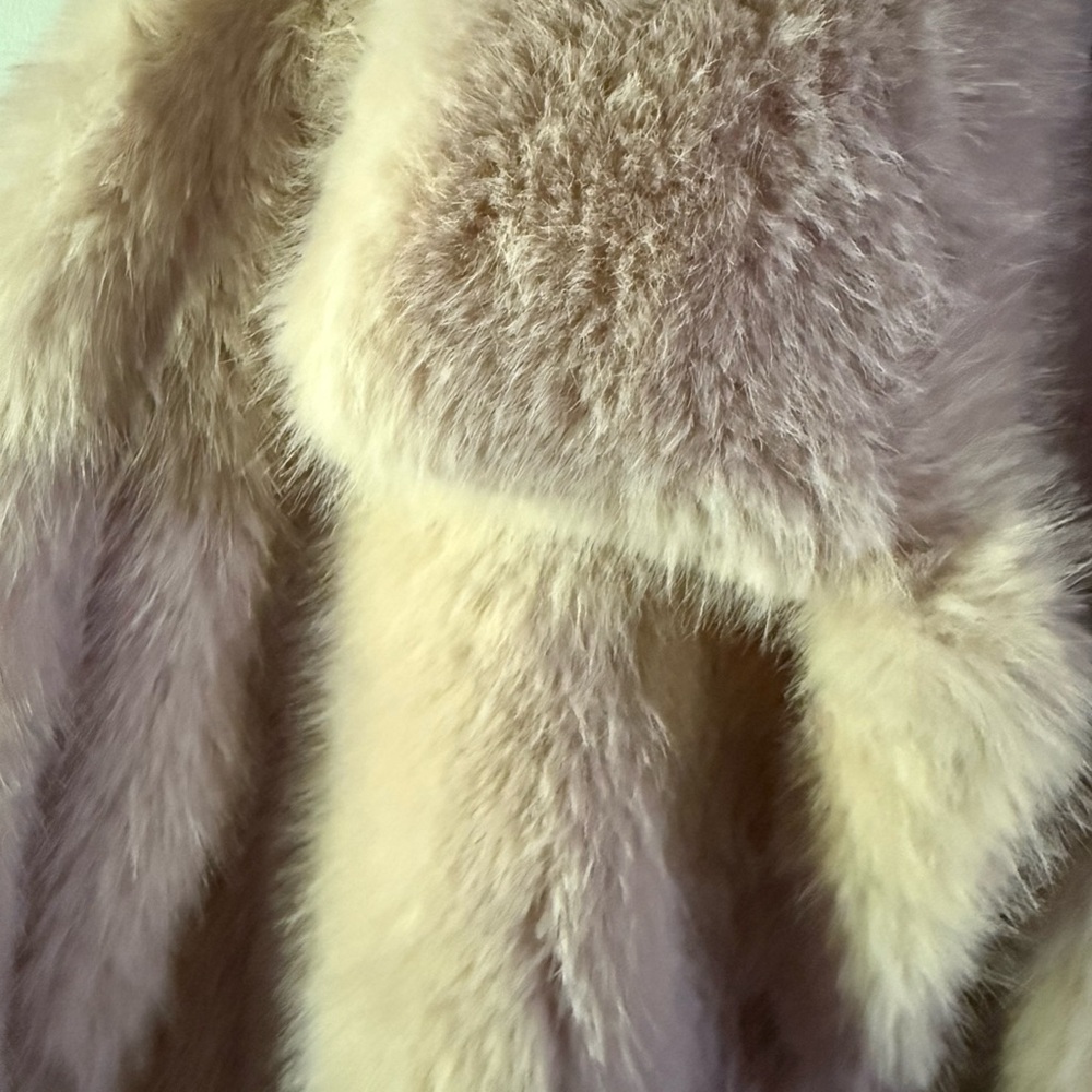 Gorgeous cream color faux fur coat NEW - Picture 4 of 9